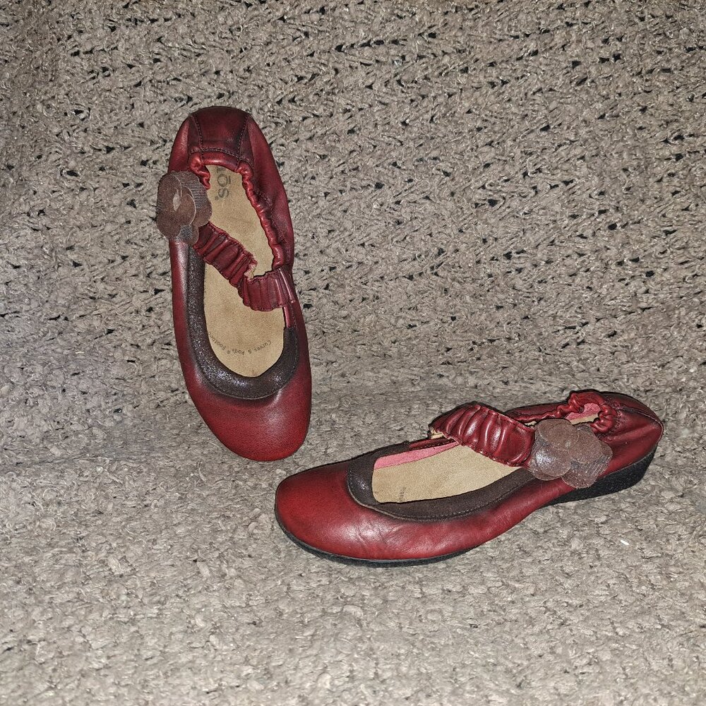 TAOS-Mary Jane Ballet Flat Size-Red Leather Flower Strap-SZ 37-Excellent